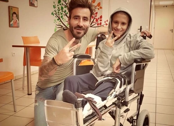 Στο πλευρό του μικρού Αλέξανδρου ο Γιώργος Μαυρίδης: Έκκληση για βοήθεια στο 12χρονο αγόρι